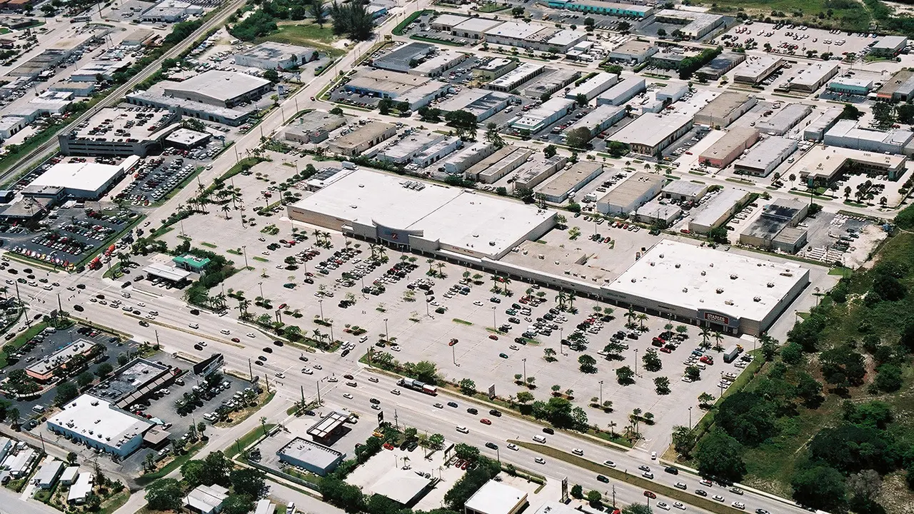 The Plaza at Lake Park