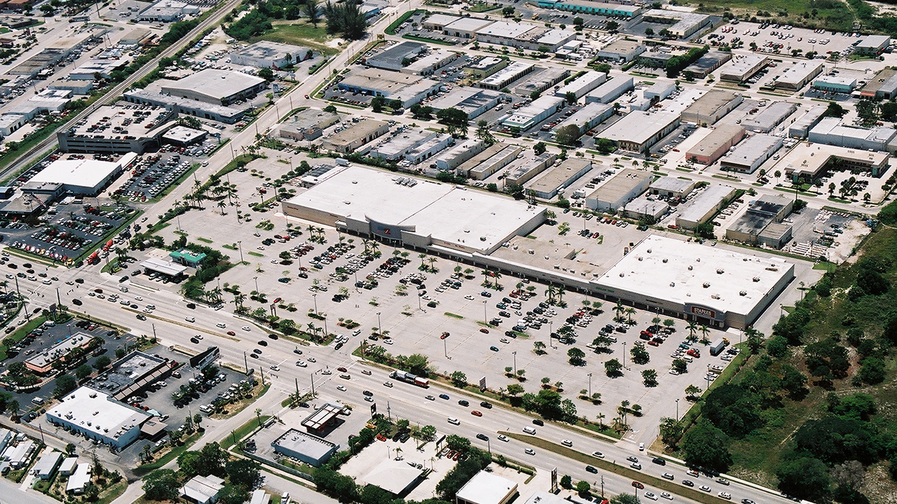 The Plaza at Lake Park