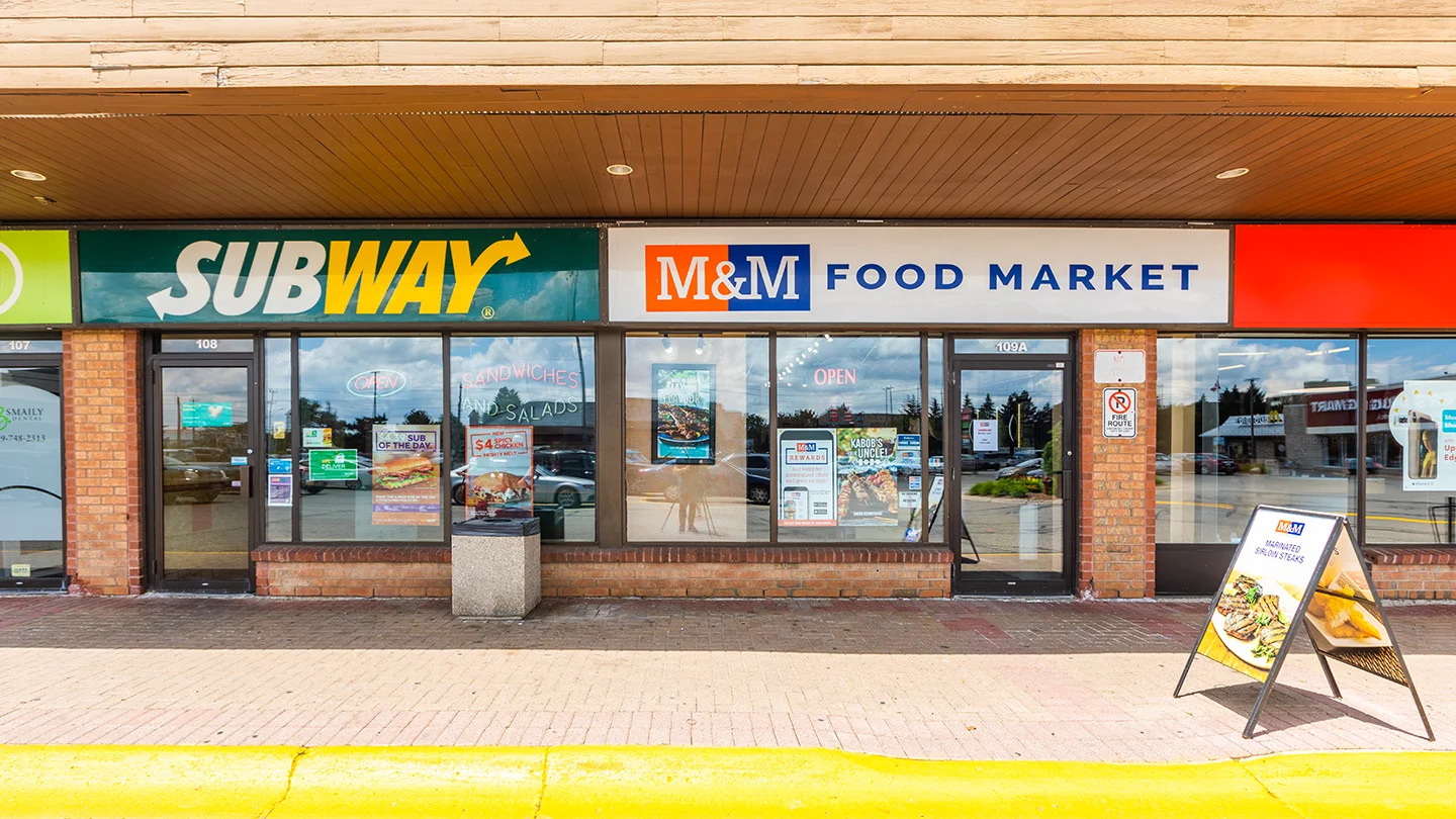 River-Road-Shopping-Centre_Subway-M&M