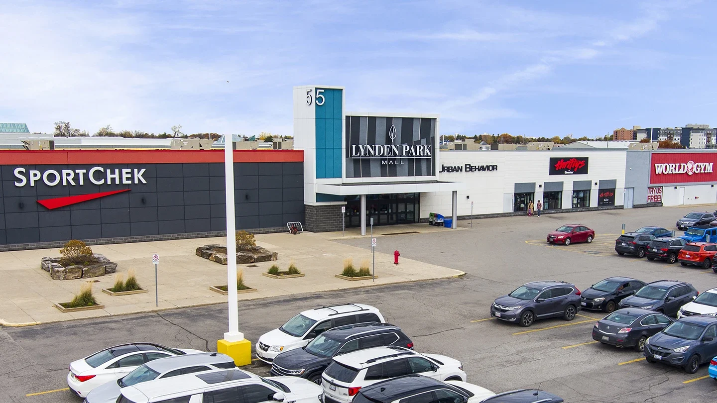 Lynden-Park-Mall_Entrance 05