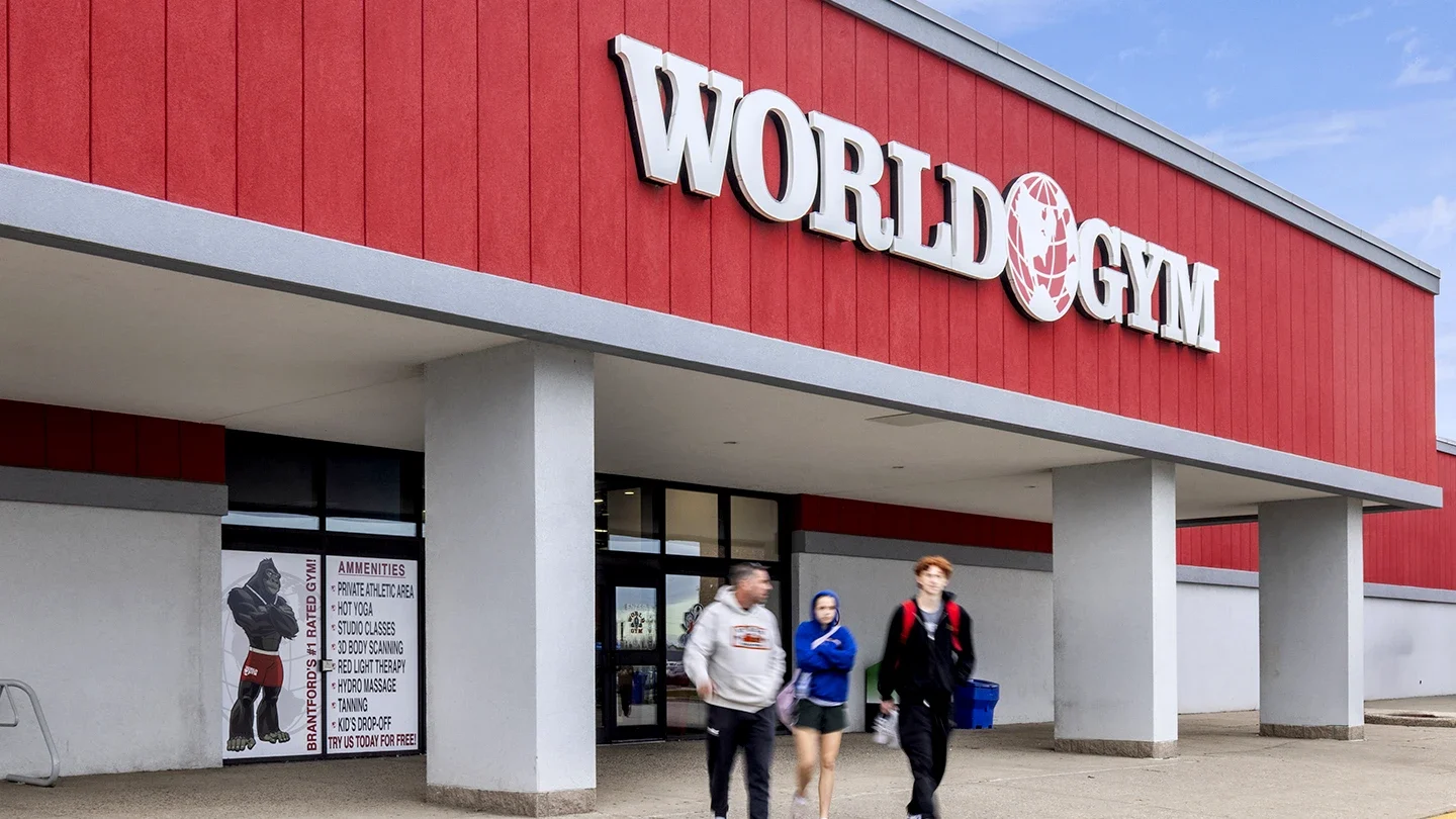 Lynden-Park-Mall_World Gym 1